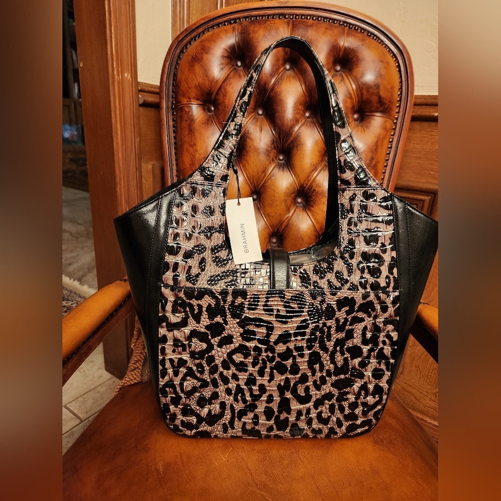 Beautiful Brahmin Carla Oversize Tote--Snow Leopard, Snowfall Leather Bag-Rare - Picture 2 of 4